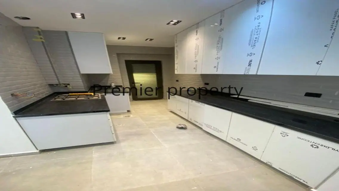 Luxury Apartment with Spacious Layout in Prime Location