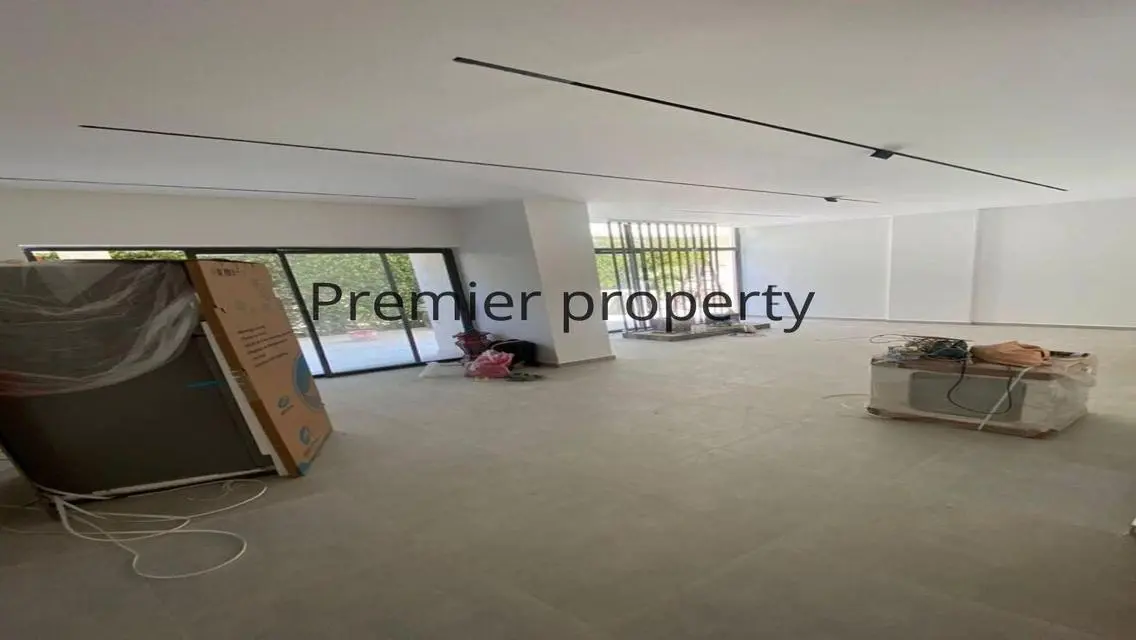 Luxury Apartment with Spacious Layout in Prime Location