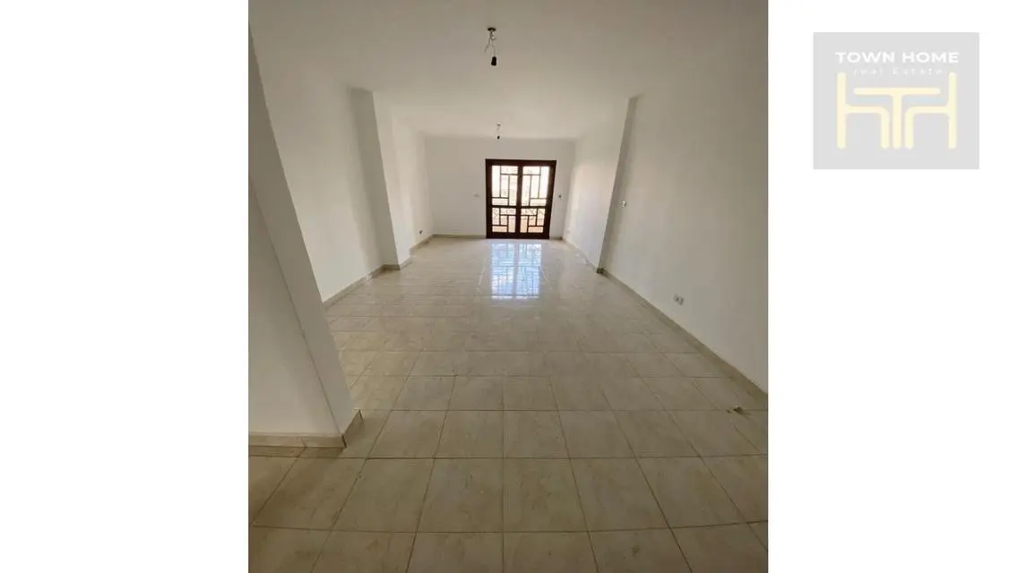 شقة فاخرة للإيجار في المبنى