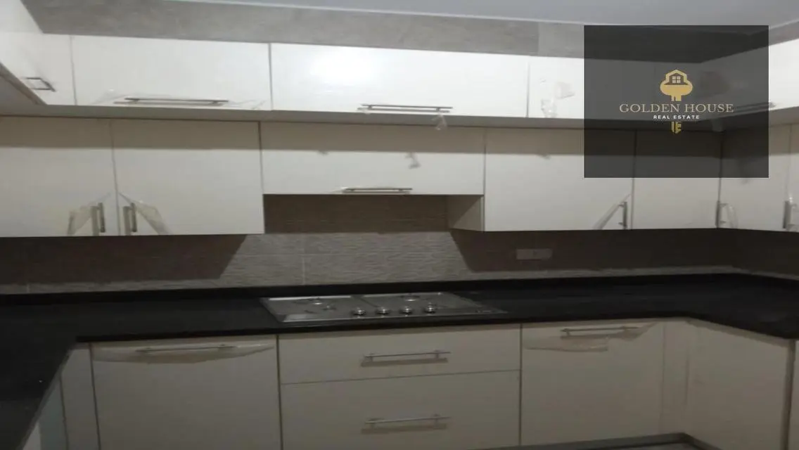 3-Bedroom Apartment in Golden Square