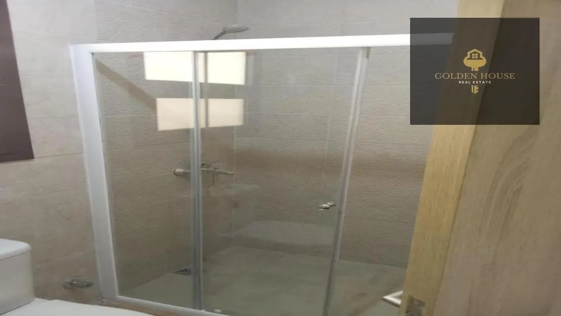 3-Bedroom Apartment in Golden Square