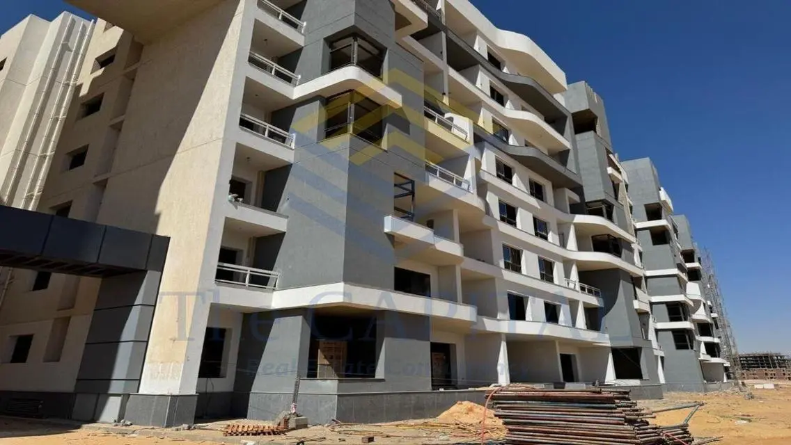 Luxury Apartment for Sale in Al-Tameer Arabian Development - Lakeside
