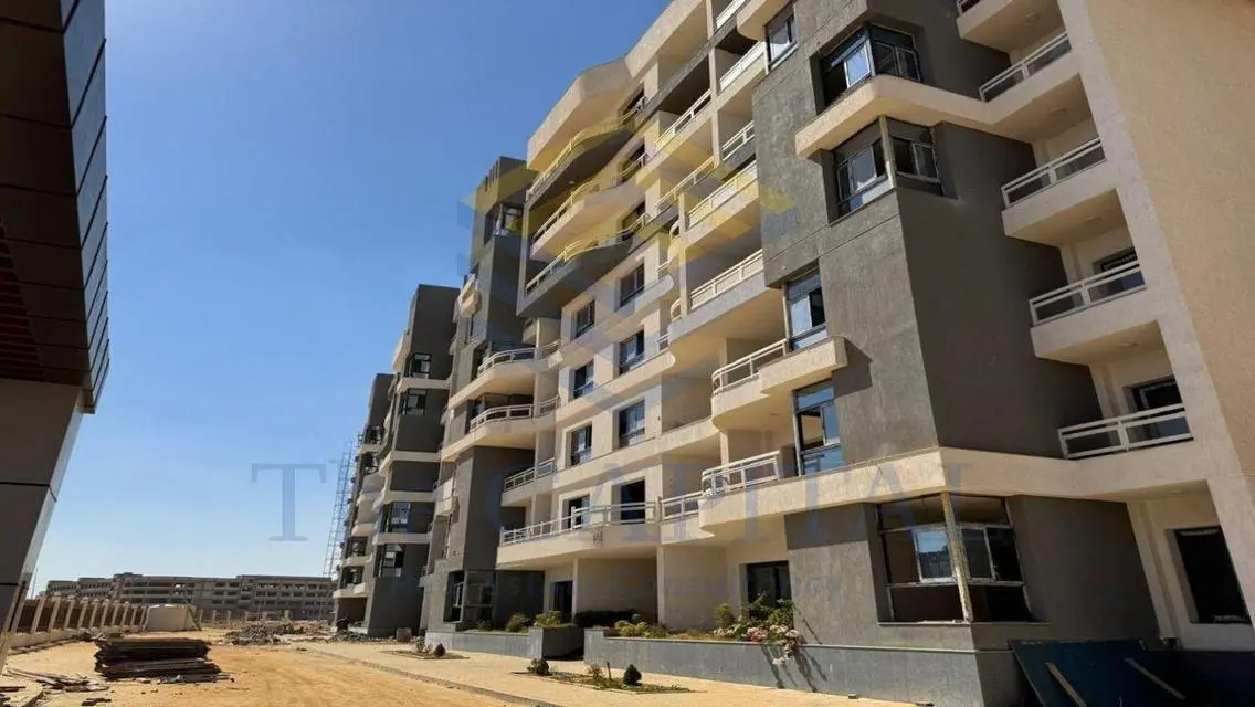 Luxury Apartment for Sale in Al-Tameer Arabian Development - Lakeside