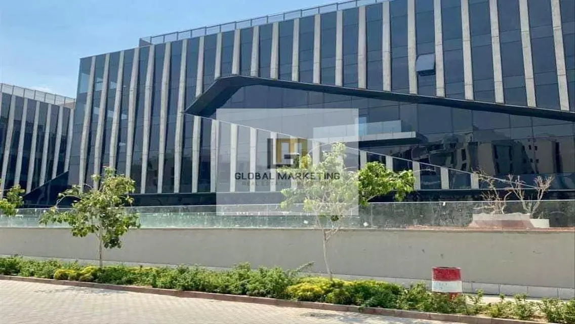 مكتب بمساحة 240 متر جاهز للإيجار