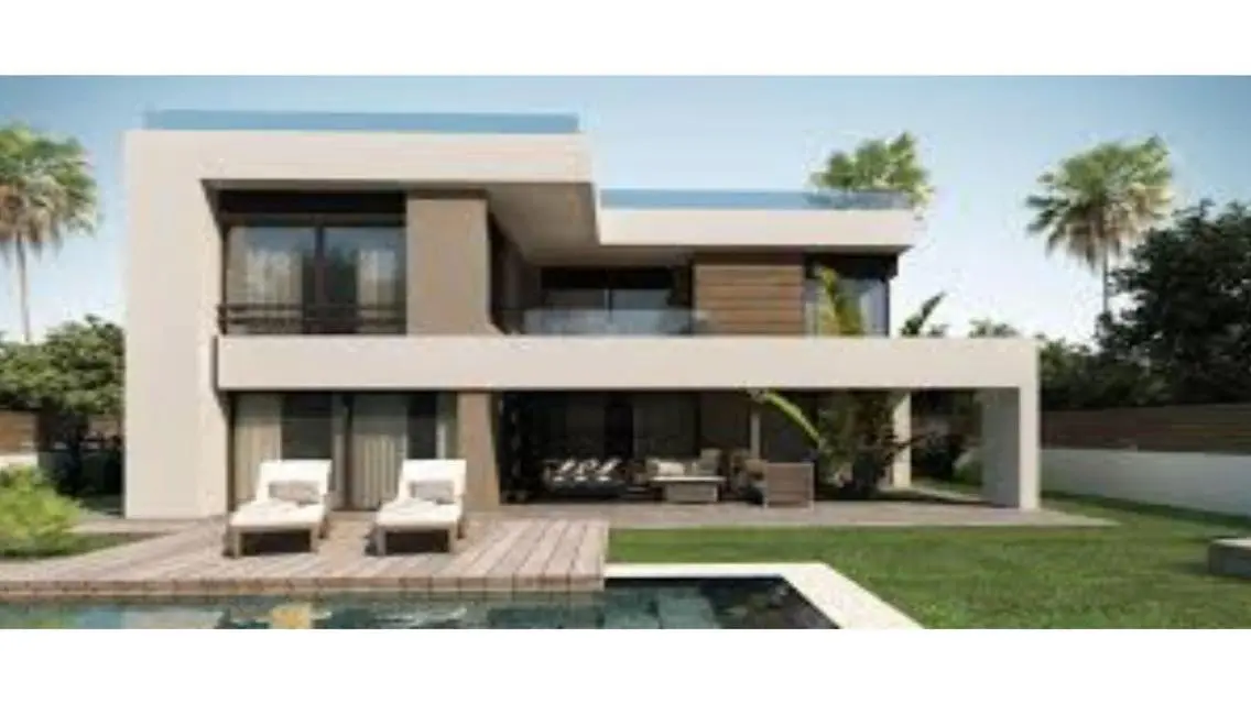 Luxury Property with 10 Meter Space - Perfect Investment!