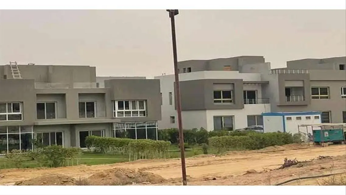 Luxury Apartment in Sheikh Zayed