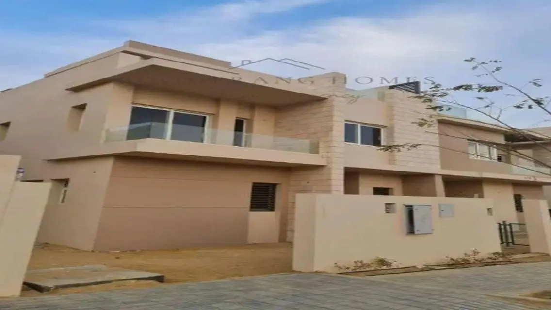 فيلا فاخرة للبيع بمساحة مرتفعة