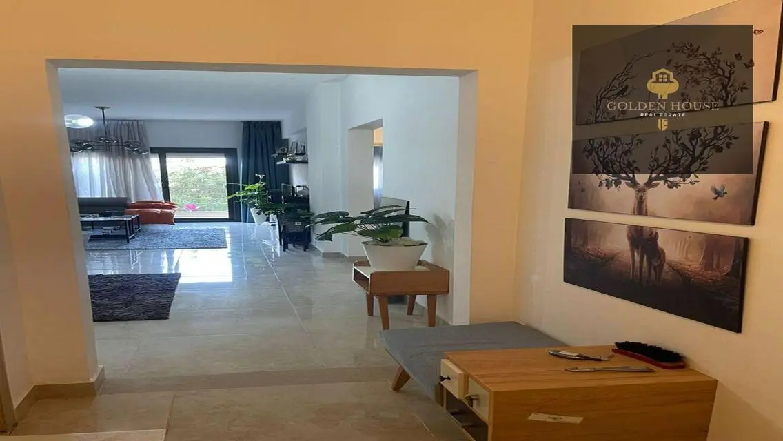 Modern Apartment with Shared Pool and Great View