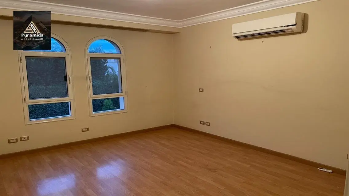 شقة فاخرة بمساحة 370 متر مربع للبيع