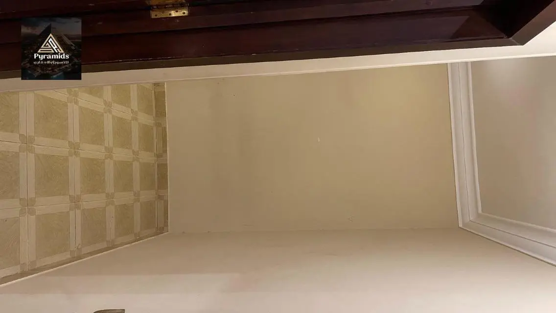 شقة فاخرة بمساحة 370 متر مربع للبيع