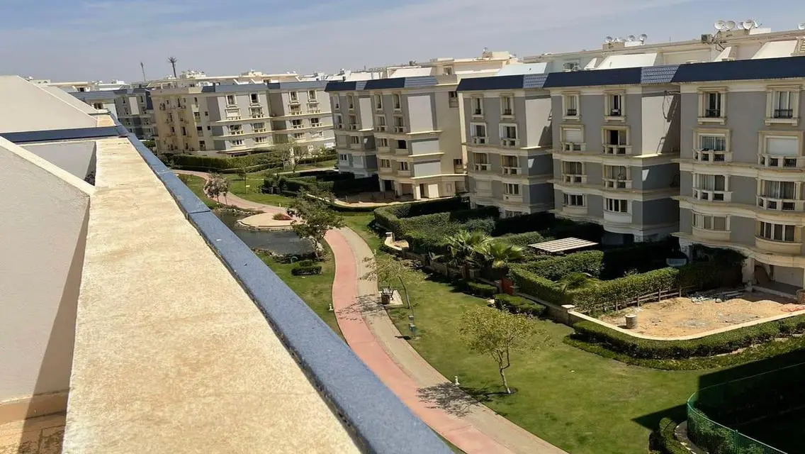فيلا فاخرة مع مسبح خاص وحديقة خاصة للبيع