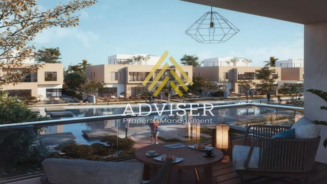 Luxurious Apartment with 10 Rooms and Shared Garden