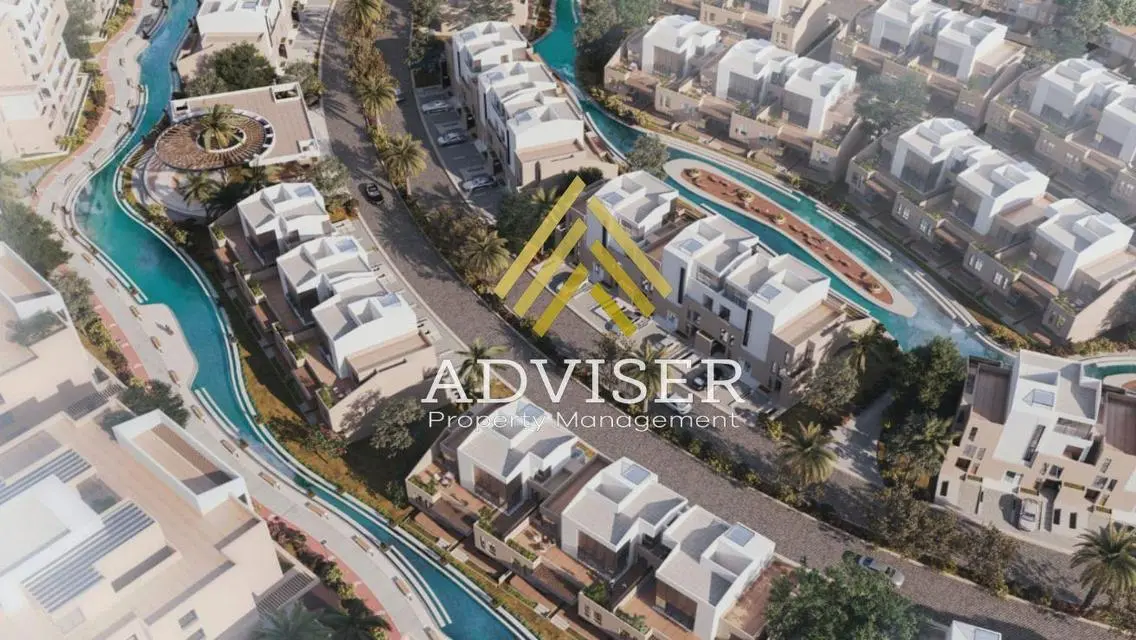 Luxurious Apartment with 10 Rooms and Shared Garden