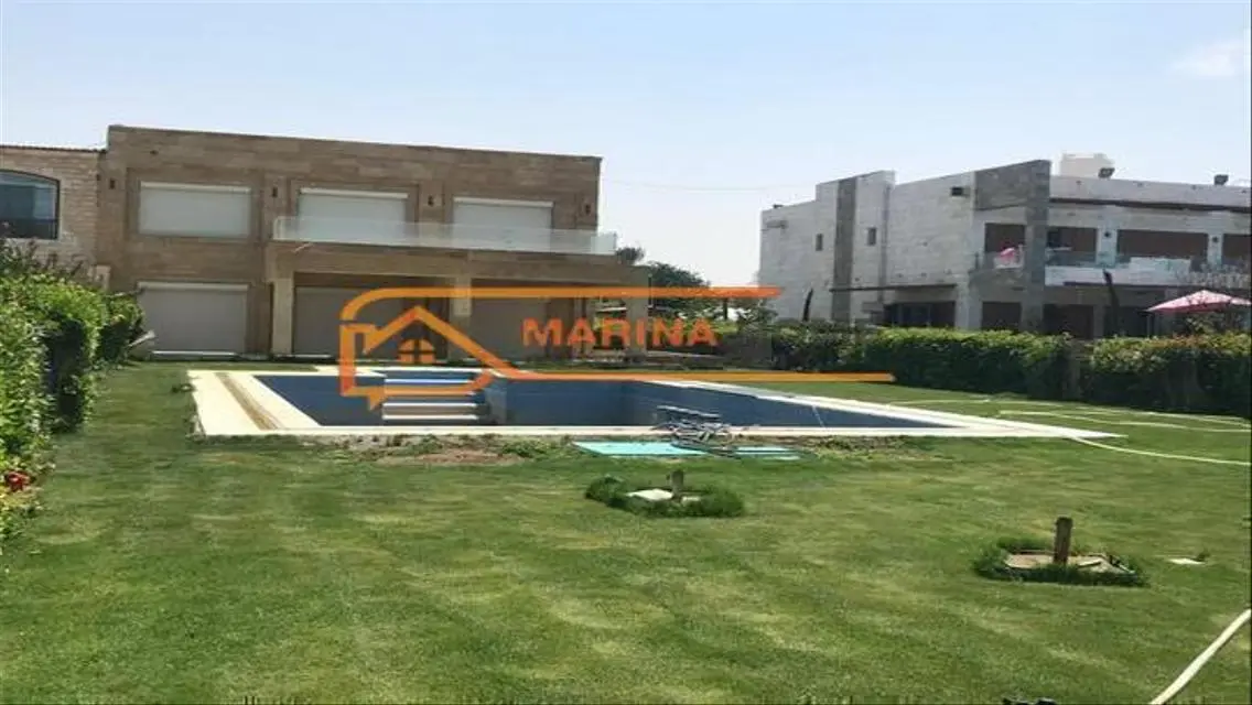 فيلا للبيع في مارينا 7 - الصف الأول من البحر