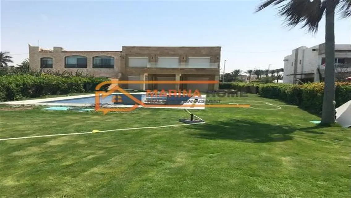 فيلا للبيع في مارينا 7 - الصف الأول من البحر