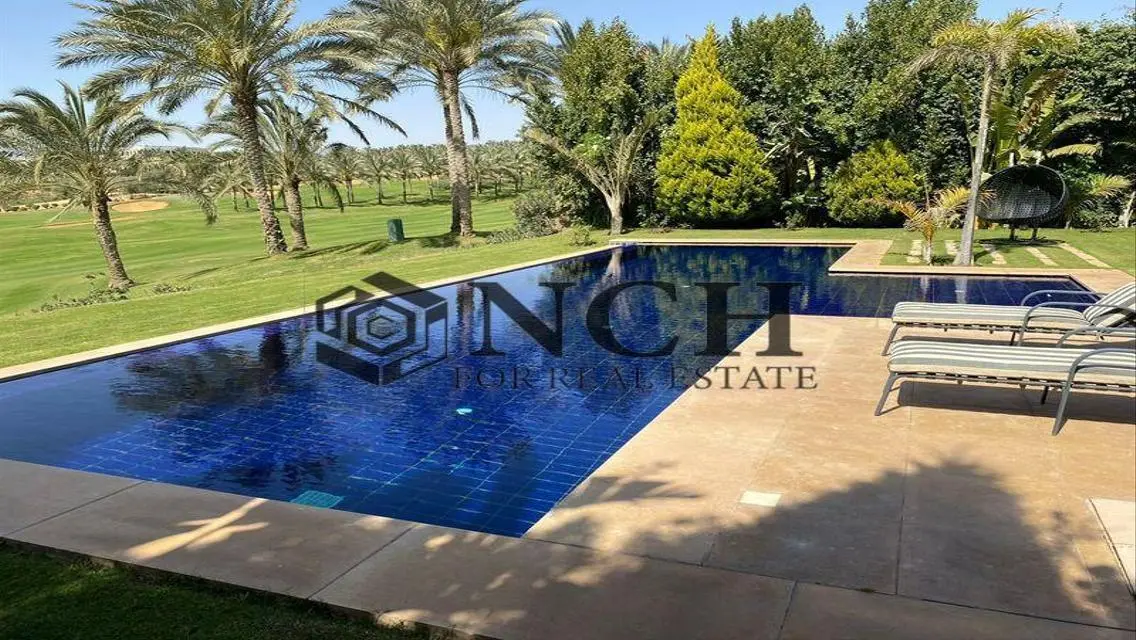 منزل فاخر للبيع مع مسبح خاص وحديقة خاصة