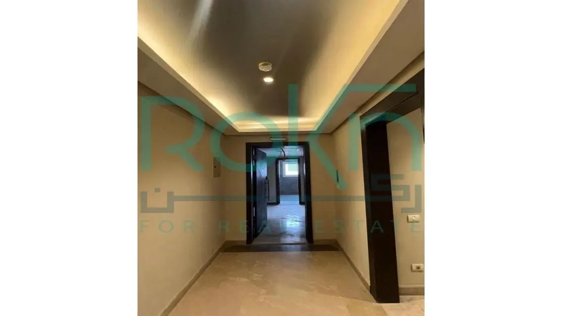 شقة فاخرة تطل على البحيرة