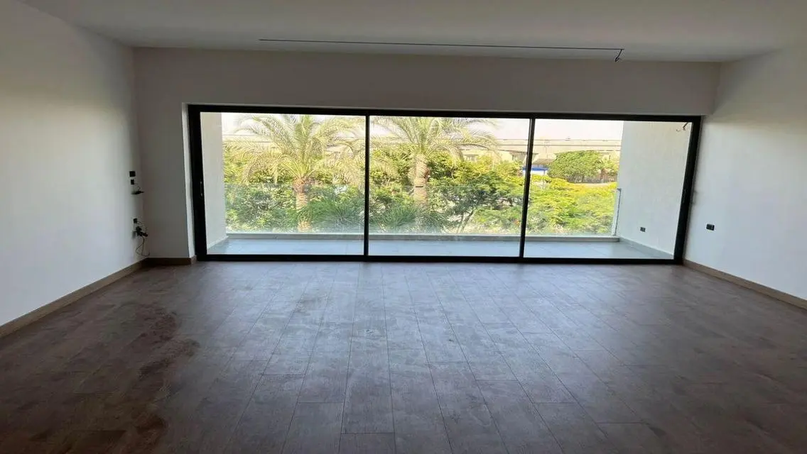 Apartment 1442 m² with security guard and stunning view
