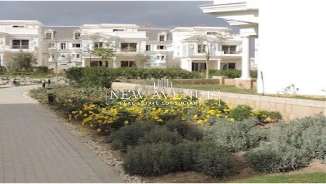 Luxury Villa for Sale with Spacious Garden