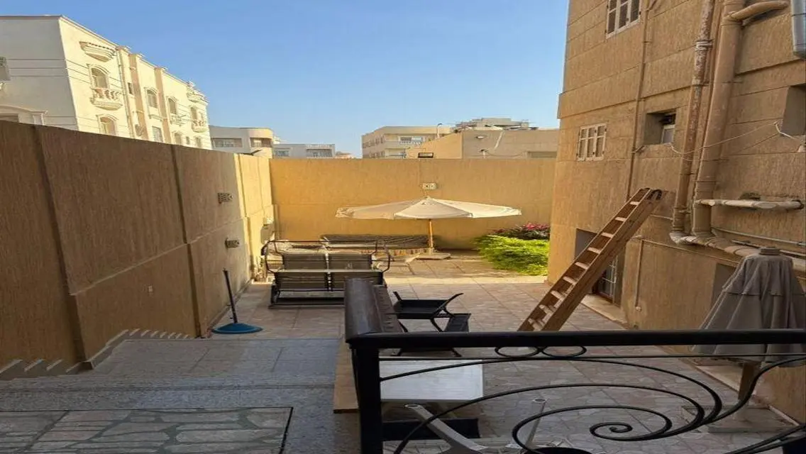 فيلا فاخرة بمساحة واسعة وإطلالات رائعة