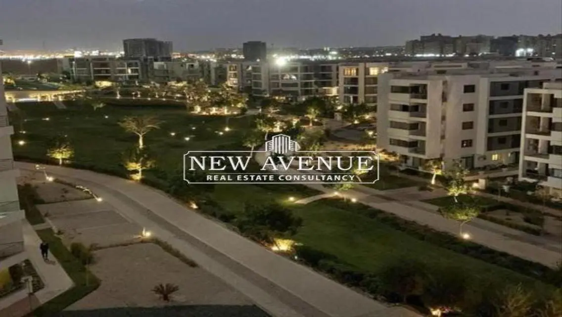 Luxury Apartment with Private Gardens and Excellent Amenities