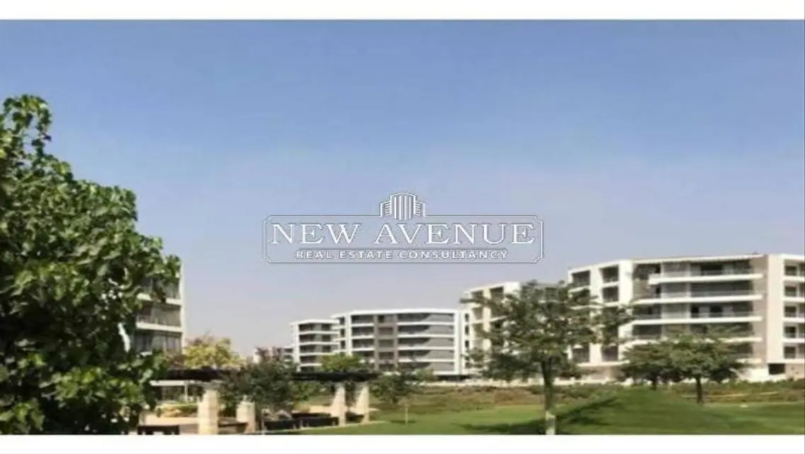 Luxury Apartment with Private Gardens and Excellent Amenities