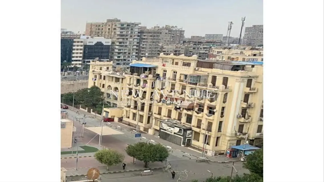 شقة رائعة بمساحة 300 متر للبيع