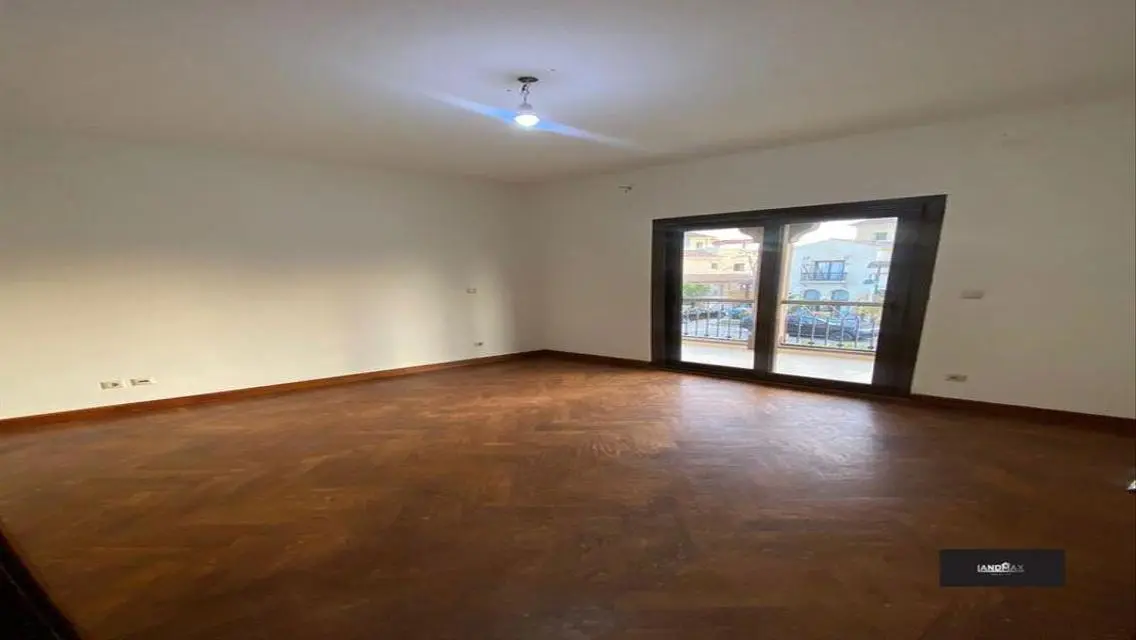 Luxurious 5-Bedroom Apartment with Pool and Private Garden