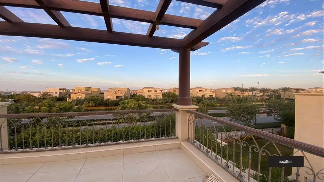 Luxurious 5-Bedroom Apartment with Pool and Private Garden
