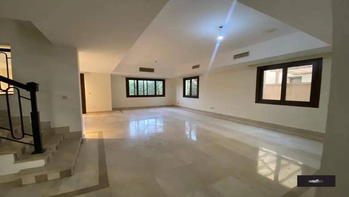 Luxurious 5-Bedroom Apartment with Pool and Private Garden