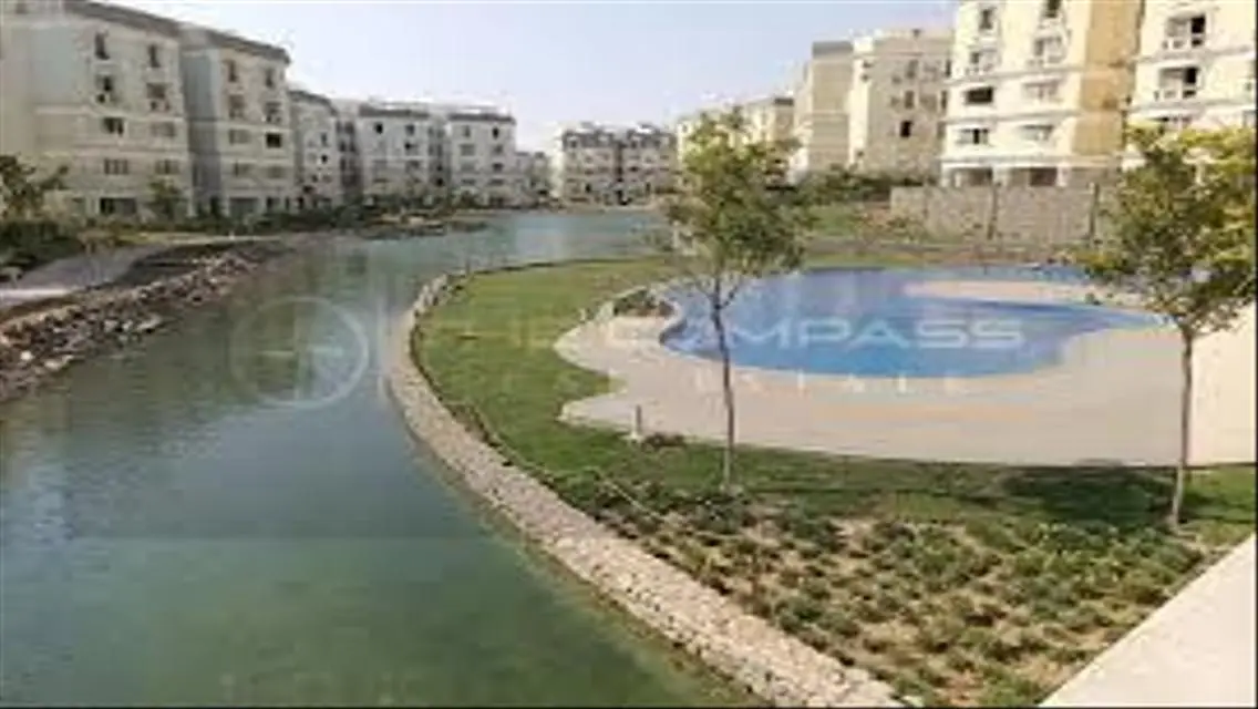 شقة فاخرة بمساحة واسعة مع إطلالة رائعة