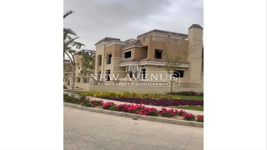 Luxury Mansion with Private Garden and Amenities