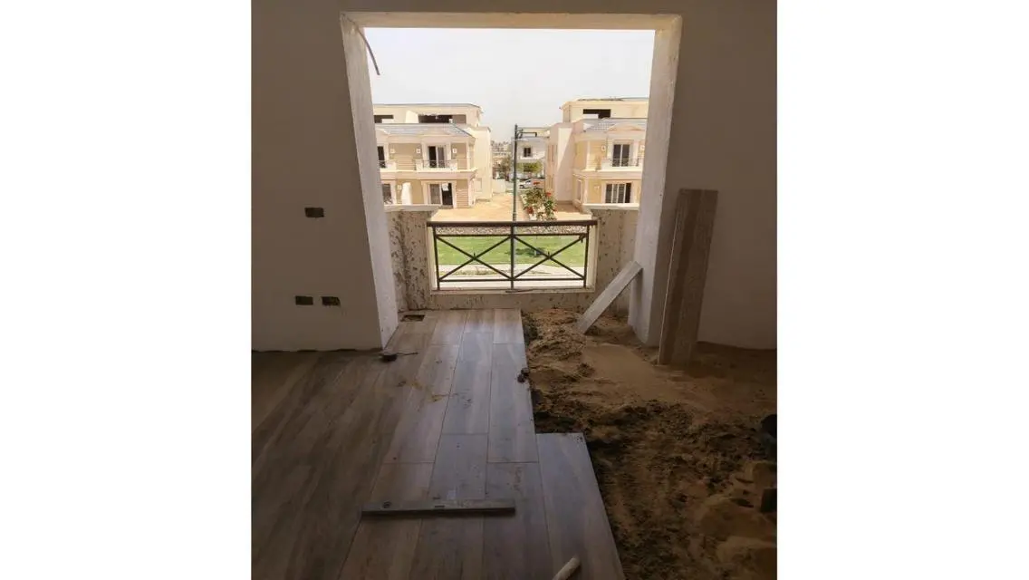 فيلا فاخرة للبيع في Icity بمساحة 327 متر