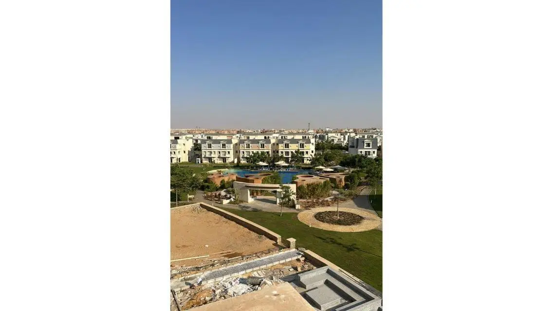 فيلا فاخرة للبيع في Icity بمساحة 327 متر