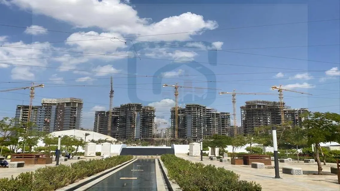 Luxury Apartment for Sale in Zed West - 5 Rooms with Stunning View