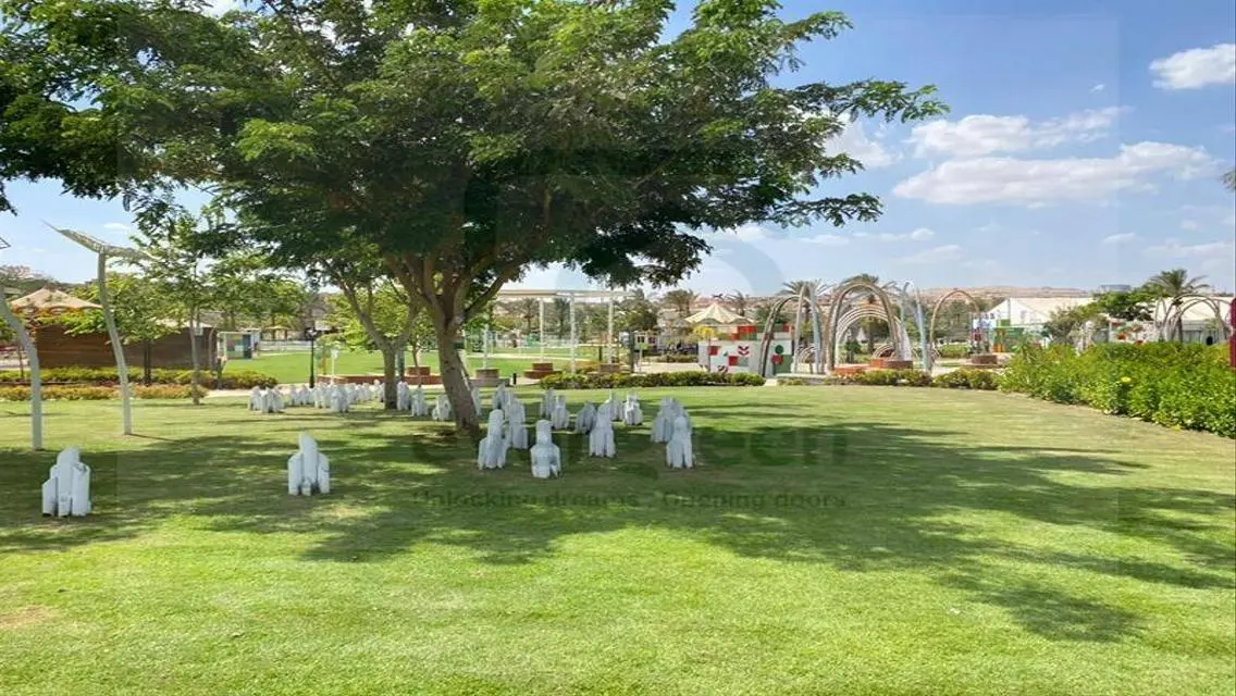 Luxury Apartment for Sale in Zed West - 5 Rooms with Stunning View