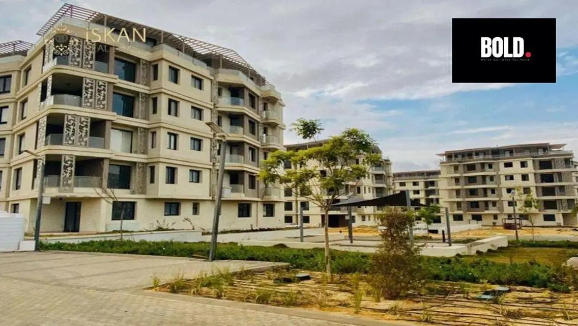 Luxury Apartment Overlooking Lakes and Major Landmarks
