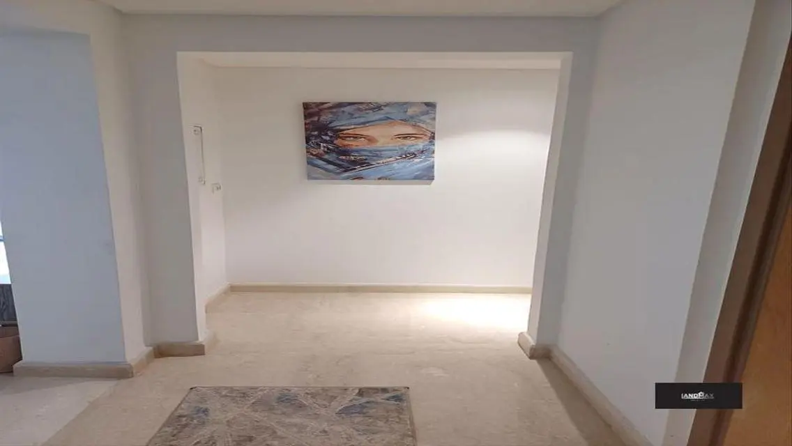 Stunning Villa for Sale at 80,000 EGP - Unique Features