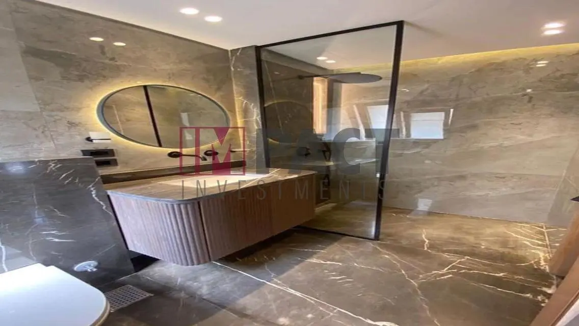 Luxury Villa with Private Garden and Pool