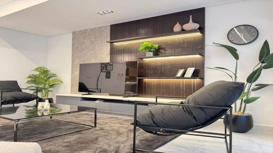 Luxury 3-Bedroom Apartment with Stunning Views