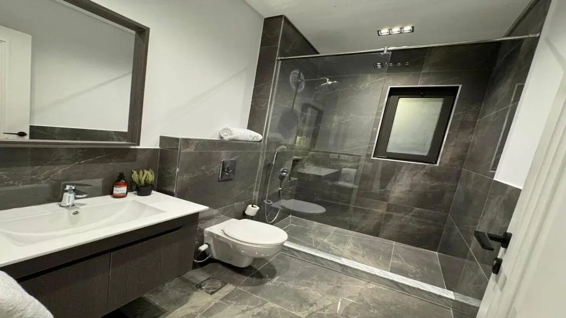 Luxury 3-Bedroom Apartment with Stunning Views