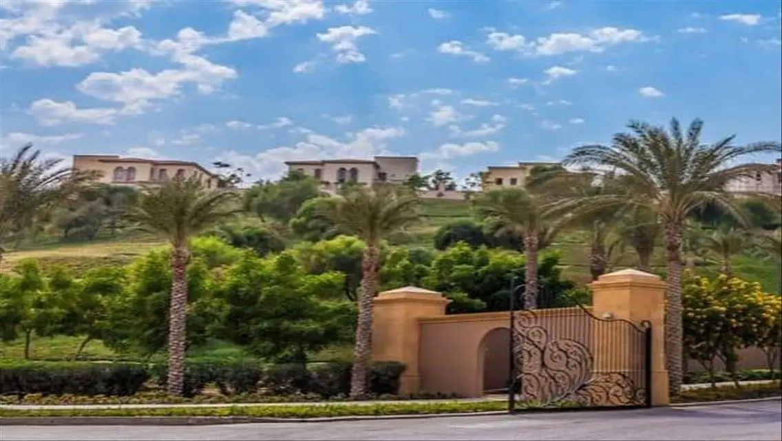 Luxury 3-Bedroom Villa at an Attractive Price in a Prime Location