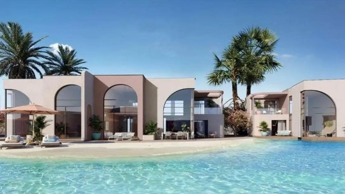 Luxury Apartment with Lake View and Full Amenities