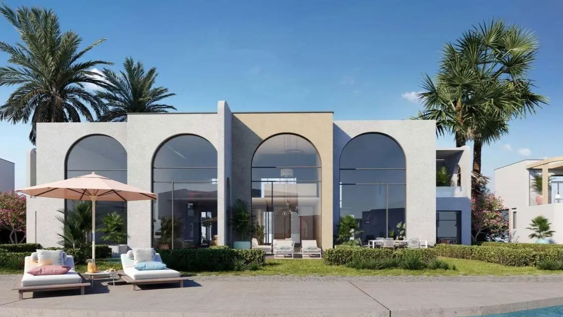 Luxury Apartment with Lake View and Full Amenities