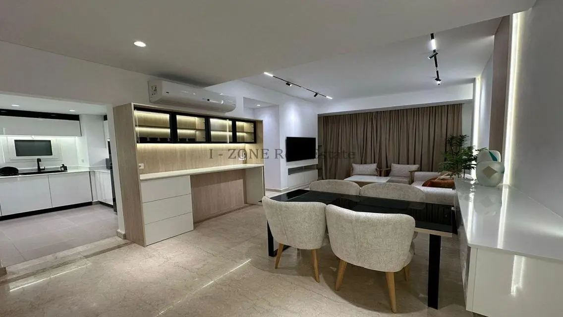 Stunning Apartment in I-ZONE with Balcony
