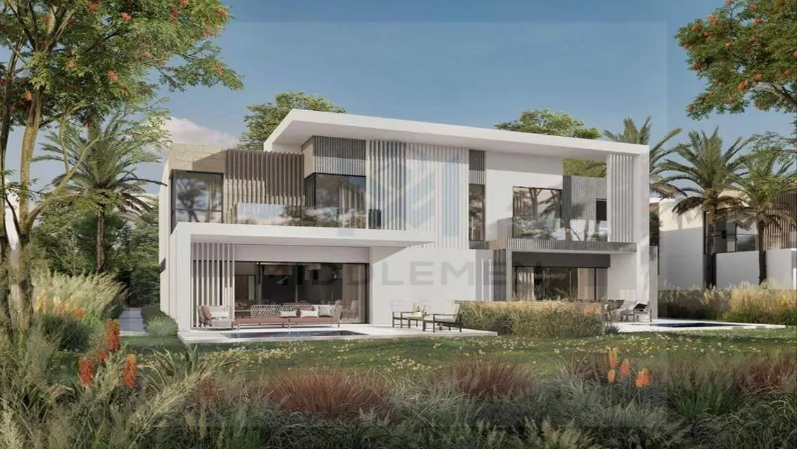 Luxury Apartment with Stunning Lake Views