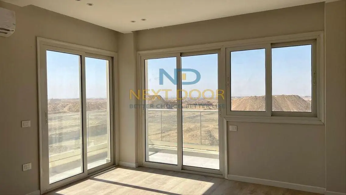 Luxury Apartment with Mountain View in iCity