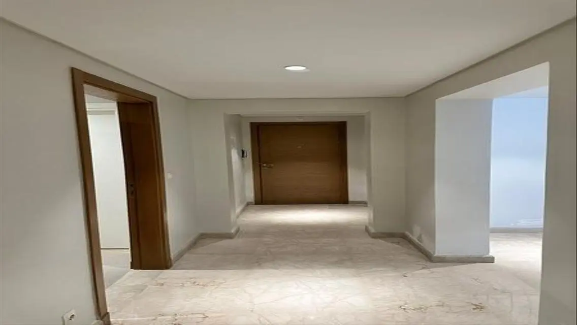 Stunning 200 Sqm Apartment with Special Discount