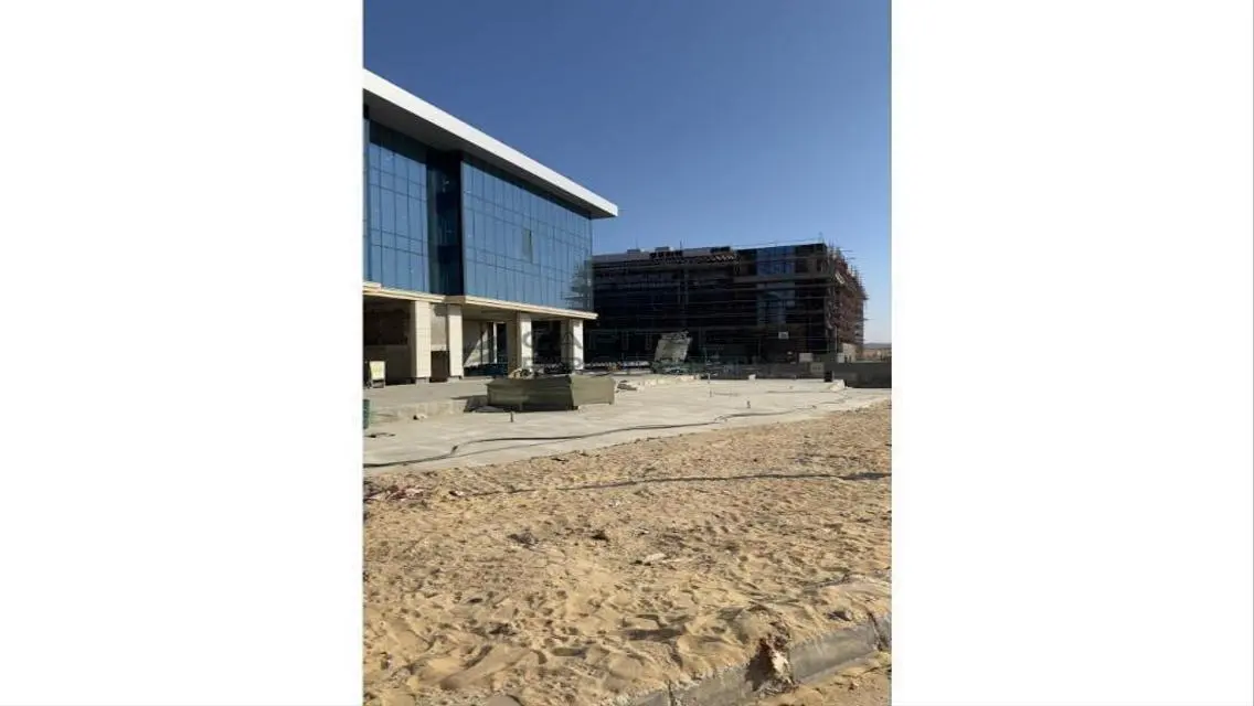 عقار فخم بمساحة 8000 متر