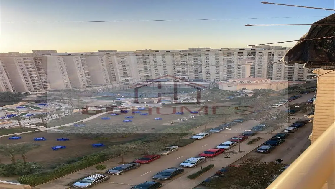 شقة فاخرة بثلاث غرف نوم في موقع مميز